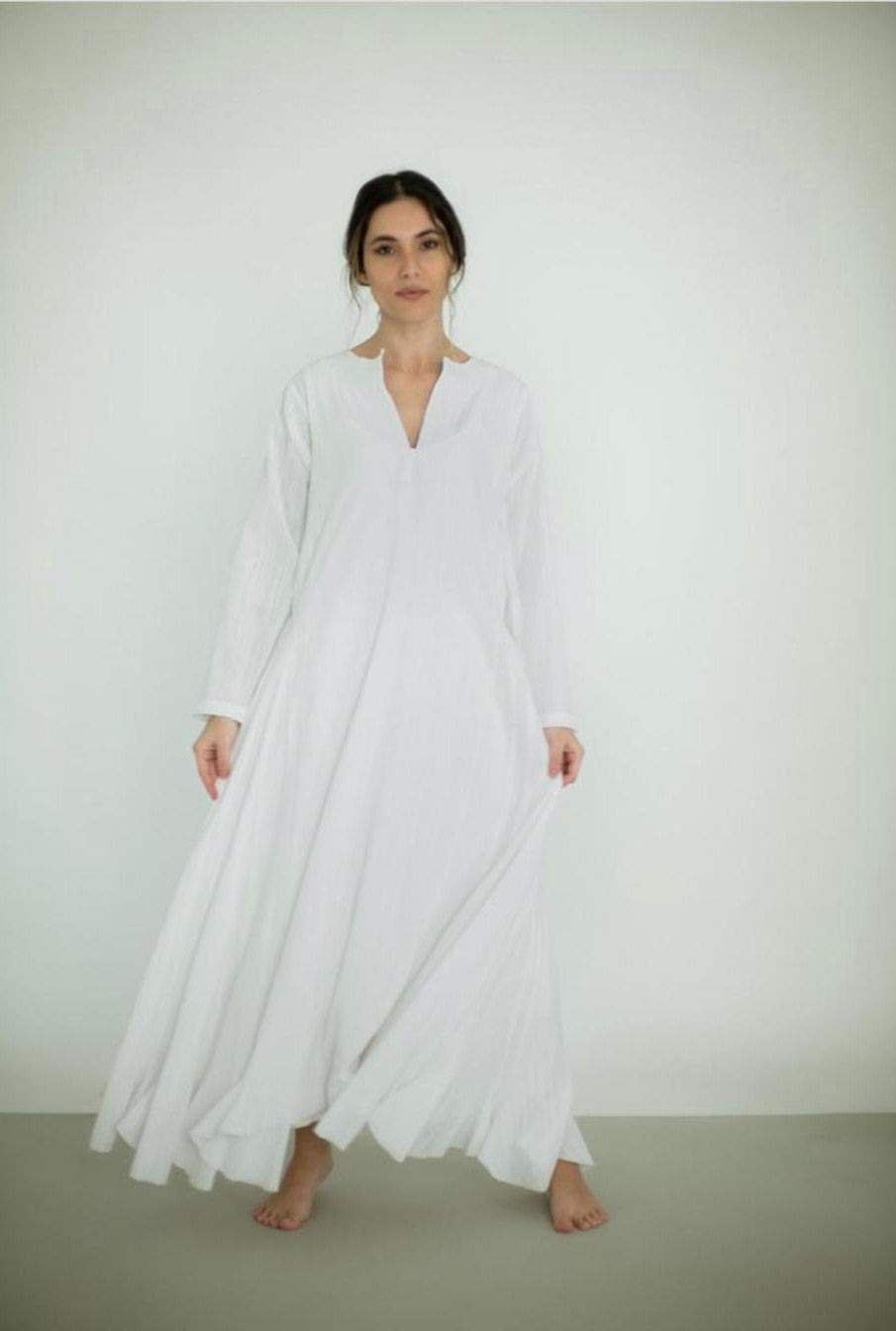 Flow in White Kaftan - Like mom